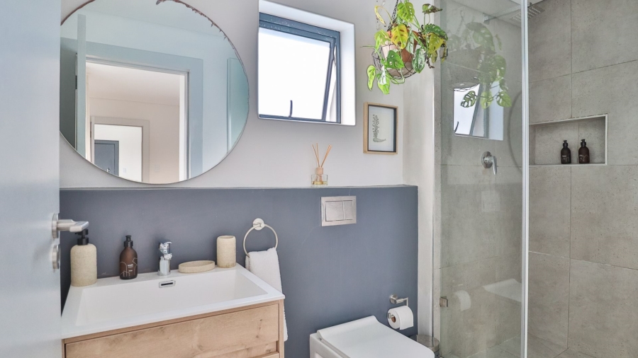 To Let 1 Bedroom Property for Rent in Sea Point Western Cape